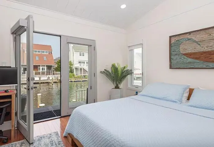 Holiday home 3br Canal Front Getaway Near Fenwick Walk To With Dock And Kayaks *