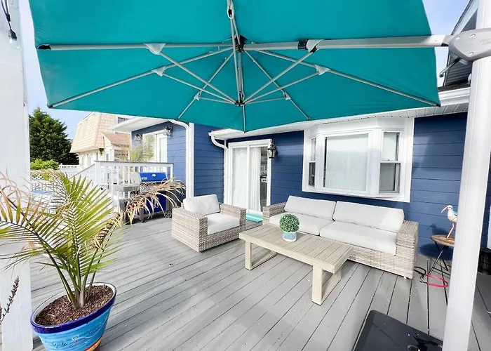 3br Canal Front Getaway Near Fenwick Walk To With Dock And Kayaks
