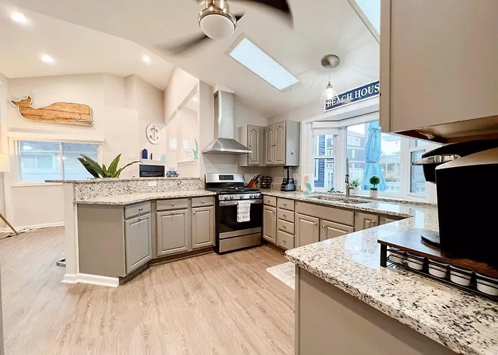 3br Canal Front Getaway Near Fenwick Walk To With Dock And Kayaks *