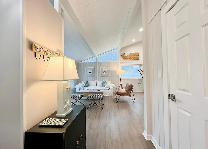 3br Canal Front Getaway Near Fenwick Walk To With Dock And Kayaks *