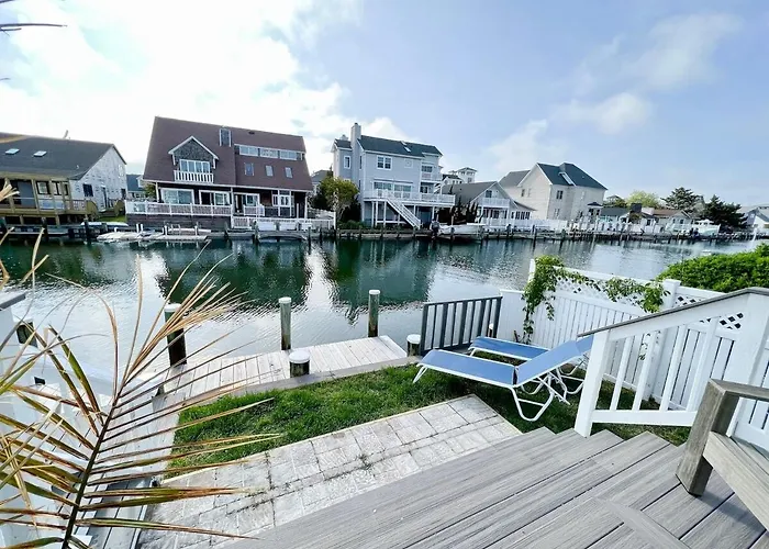 Holiday home 3br Canal Front Getaway Near Fenwick Walk To With Dock And Kayaks