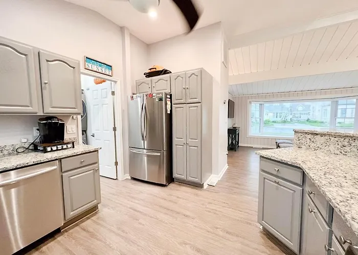 3br Canal Front Getaway Near Fenwick Walk To With Dock And Kayaks Holiday home Ocean City
