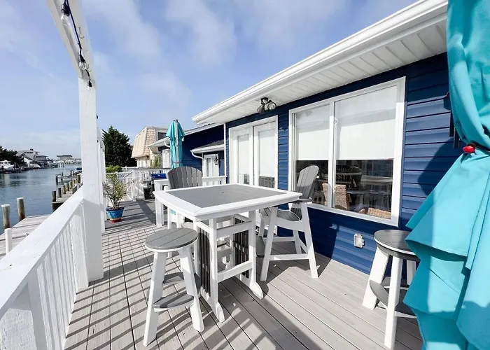 3br Canal Front Getaway Near Fenwick Walk To With Dock And Kayaks Holiday home