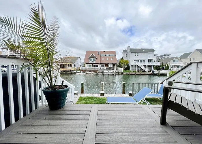 Holiday home 3br Canal Front Getaway Near Fenwick Walk To With Dock And Kayaks