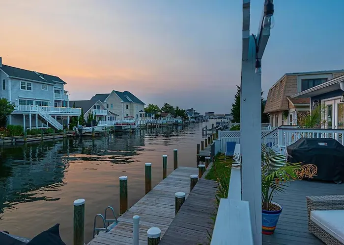 Holiday home 3br Canal Front Getaway Near Fenwick Walk To With Dock And Kayaks