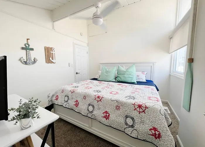 Holiday home 3br Canal Front Getaway Near Fenwick Walk To With Dock And Kayaks *