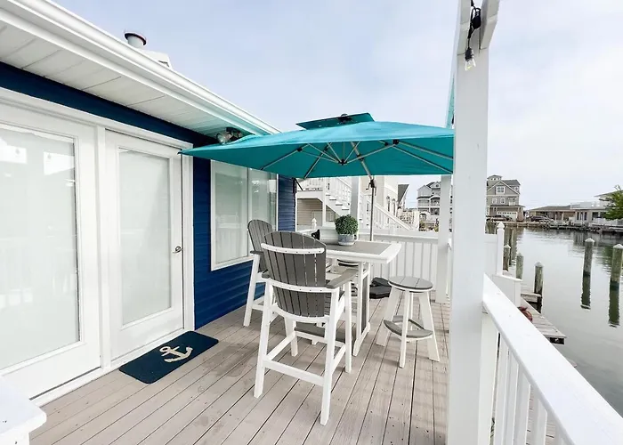 Holiday home 3br Canal Front Getaway Near Fenwick Walk To With Dock And Kayaks